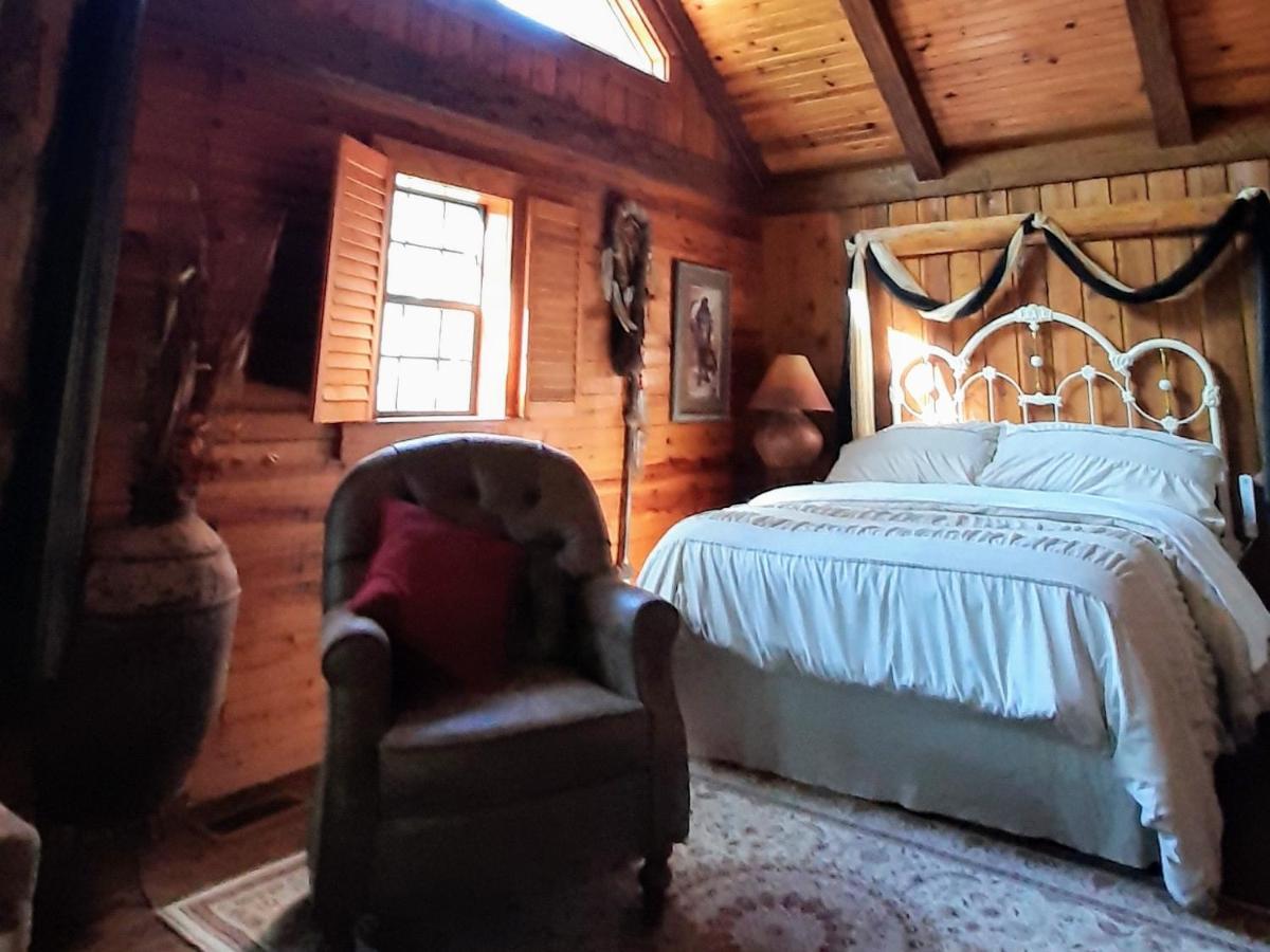 Cherokee Mountain Log Cabins Eureka Springs Eksteriør bilde